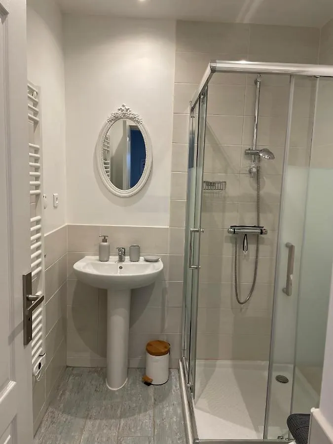 Gites De Las Razes Touffailles Guest house