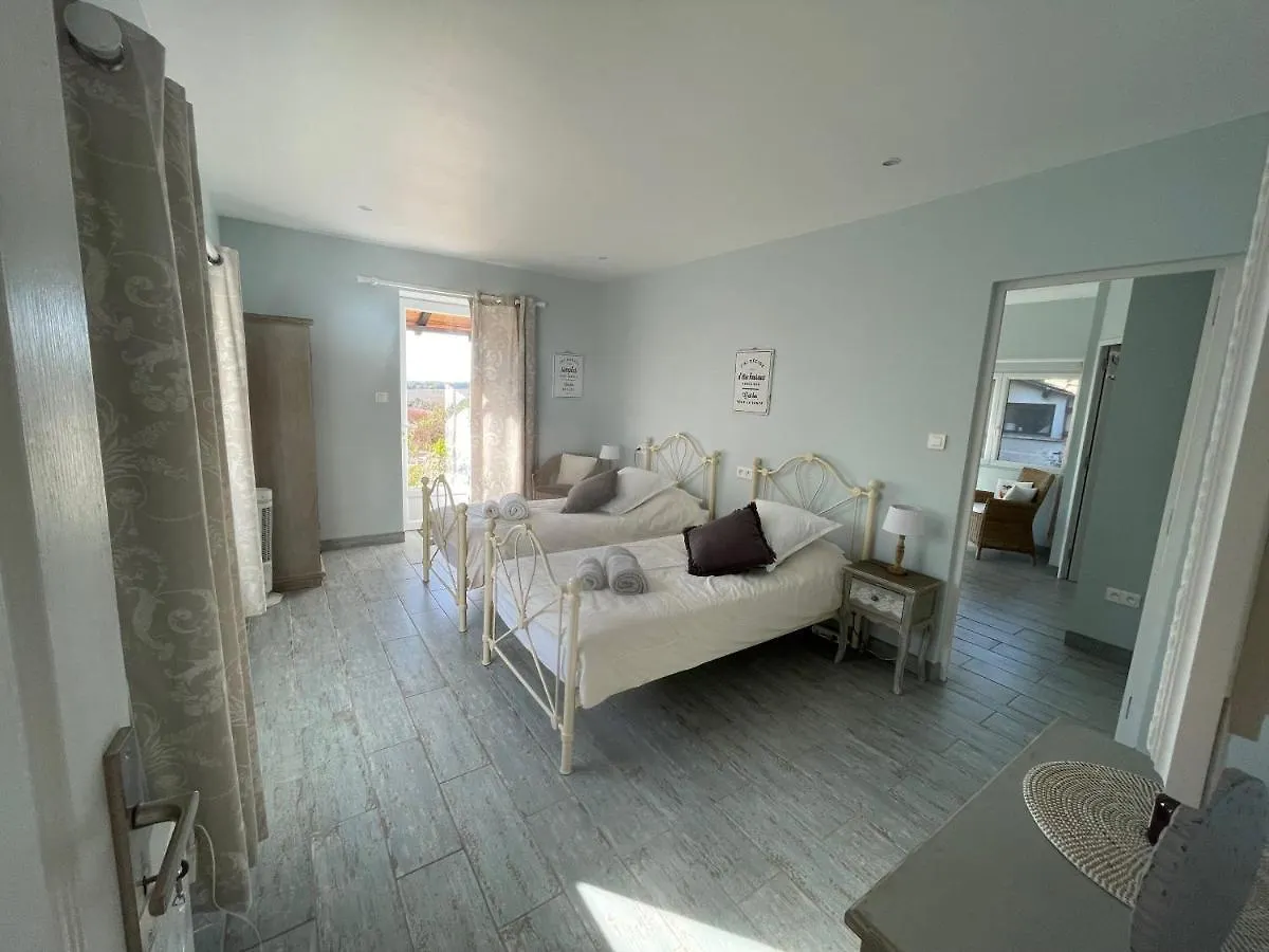 Guest house Gites De Las Razes Touffailles
