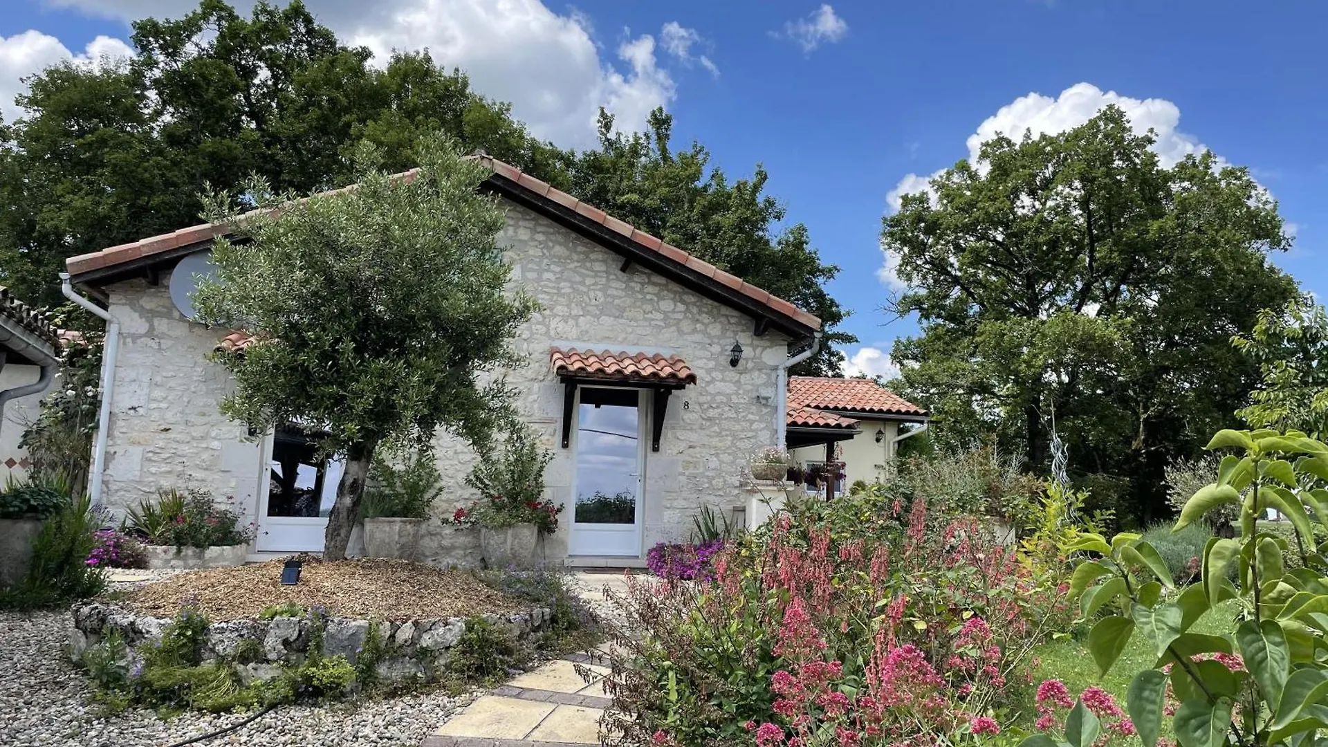 Guest house Gites De Las Razes Touffailles