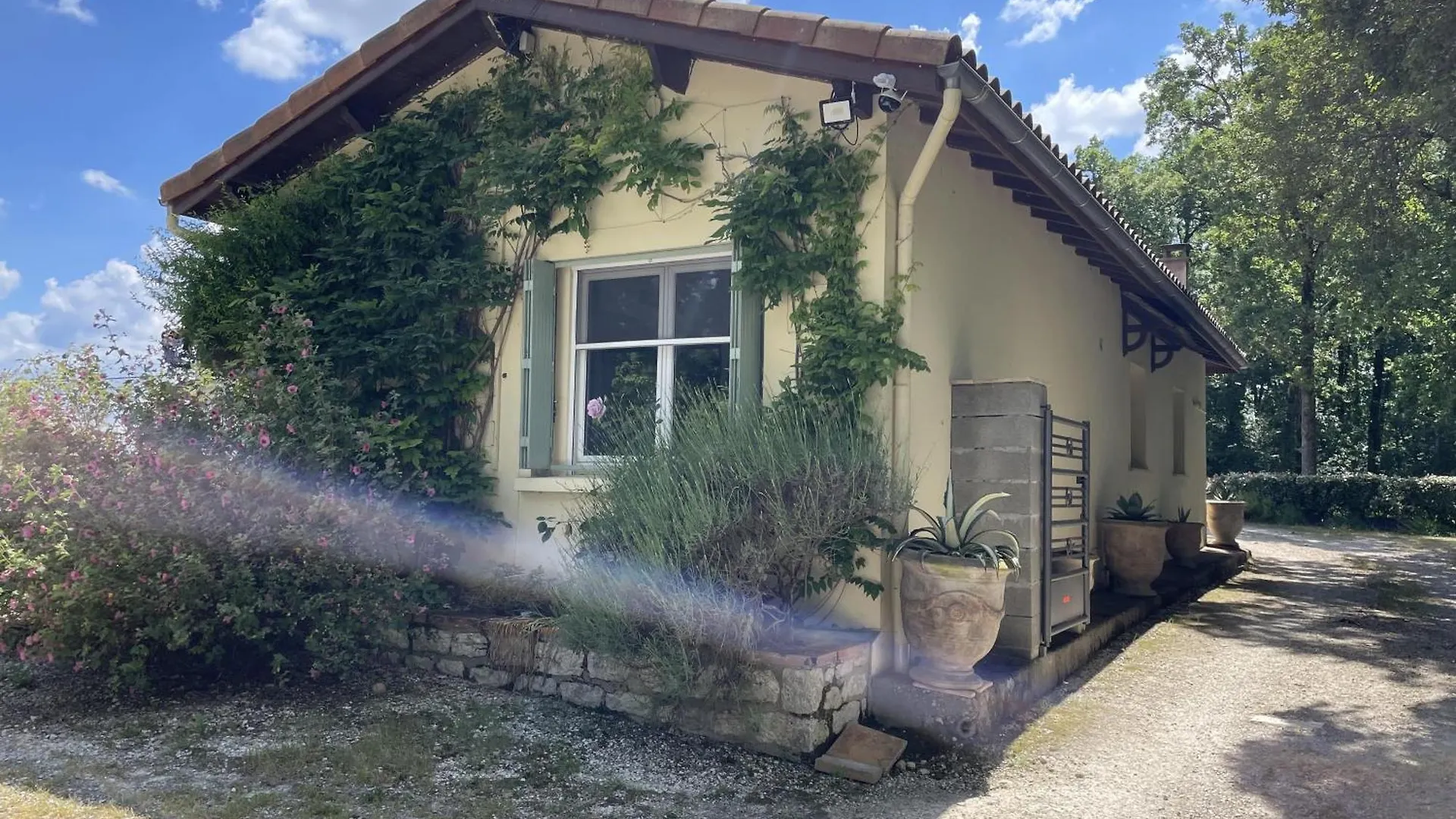 Guest house Gites De Las Razes Touffailles